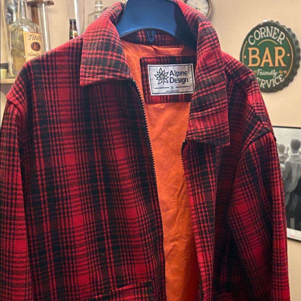 Alpine Design Men's Red and Black Plaid Jacket